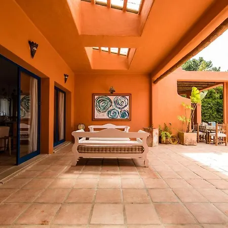 Villa Lotus Verde - Spacious 6 Bedroom In Aroeira - Pool Table And Private Pool Lisbon