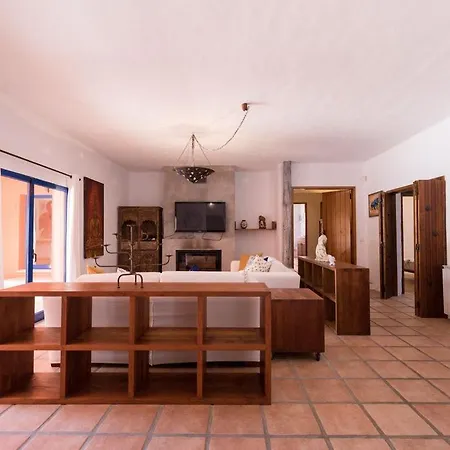 Villa Lotus Verde - Spacious 6 Bedroom In Aroeira - Pool Table And Private Pool Lisbon