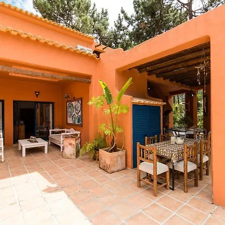 Villa Lotus Verde - Spacious 6 Bedroom In Aroeira - Pool Table And Private Pool